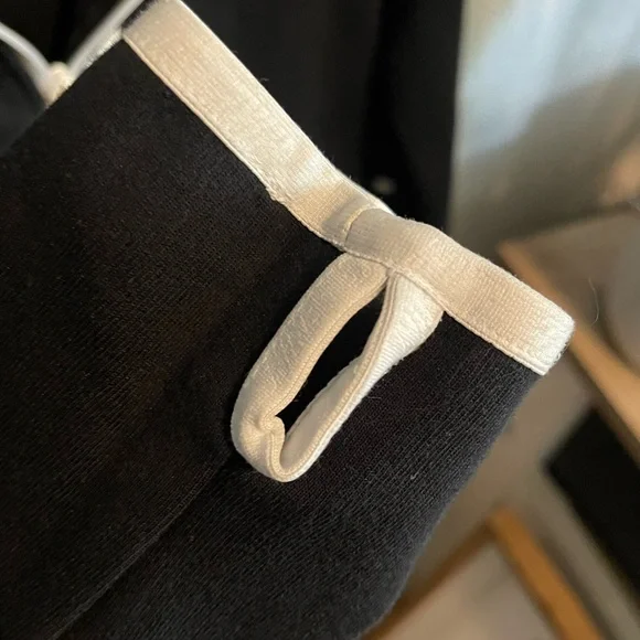 Nike Tech Women’s fleece moto jacket black with white trim - Picture 4 of 4